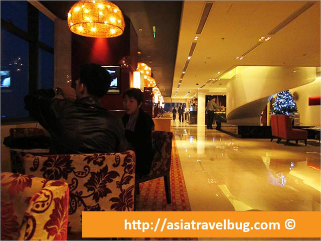 Executive Lounge at Renaissance Shanghai Zhongshan Park Hotel - Ground Level