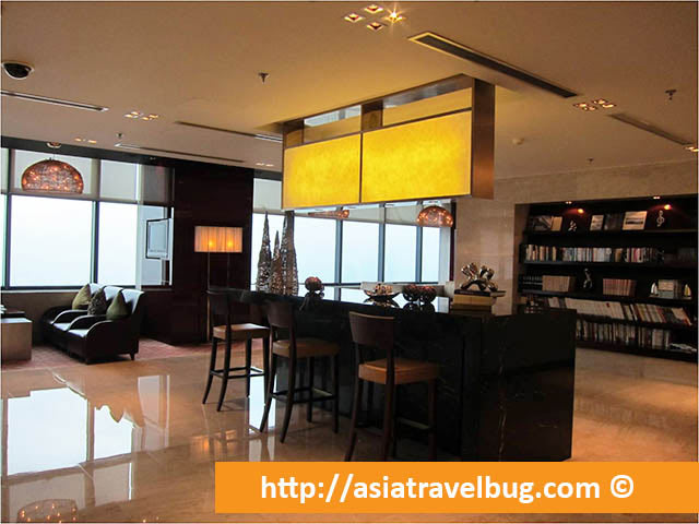 Executive Lounge at Renaissance Shanghai Zhongshan Park Hotel - Second Level