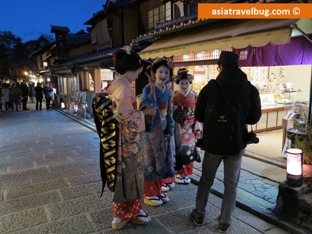 Maikos in Kyoto