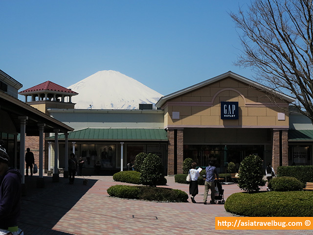 Premium outlet shop gap